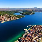 Maretic Center Апартаменты *