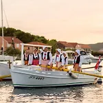 Maretic Center Brodarica (Sibenik-Knin)