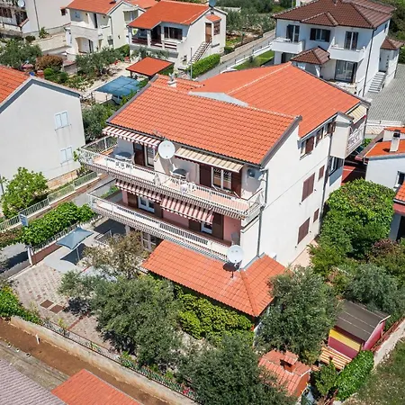 Apartament Maretic Center *