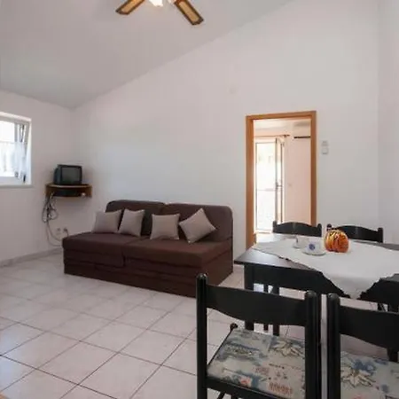 Maretic Center شقة