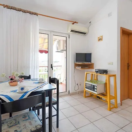 Apartment Maretic Center