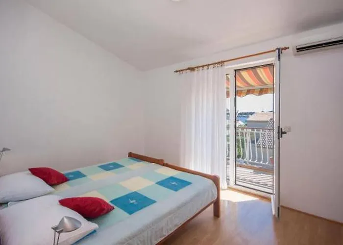 דירה Maretic Center