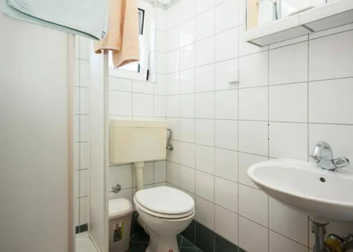 Maretic Center דירה ברודאריצה