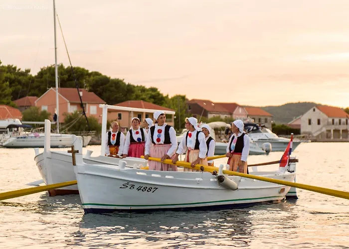 Maretic Center Brodarica (Sibenik-Knin)